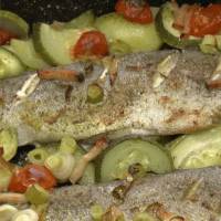 Pečený pstruh s cuketou Pečený pstruh s cuketou