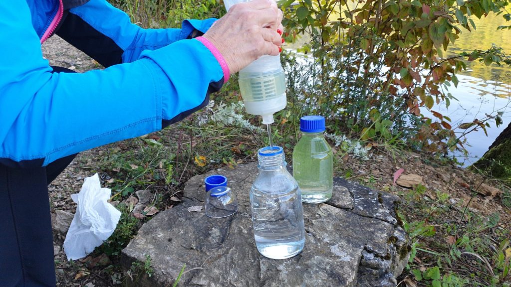 Filtr�cia cez f�a�u Quell NOMAD