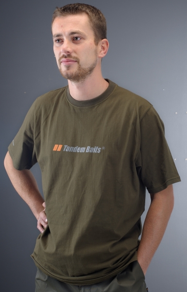 Krátke tričko olivovo zelené s logom Tandem Baits