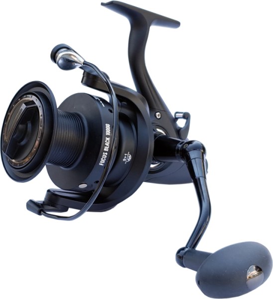 Navijak na kaprov s voľnobežkou Focus Black 10000