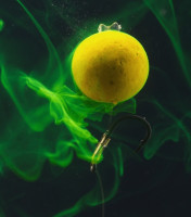 Perfektn� pre jazer� a vodn� n�dr�e ktor� s� pokryt� bujnou veget�ciou s hrubou vrstvou blata alebo zarasten�m �a�ko chytate�n�m dnom