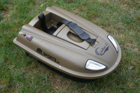 SPORTS M1 - zav�acia lo�ka s dailkov�m ovl�dan�m